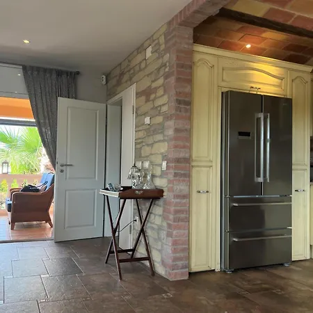 Vakantiehuis Casa Con Piscina, Jardin, Barbacoa, A.a. Y Wifi En - Es-89-74 Sant Pere Pescador