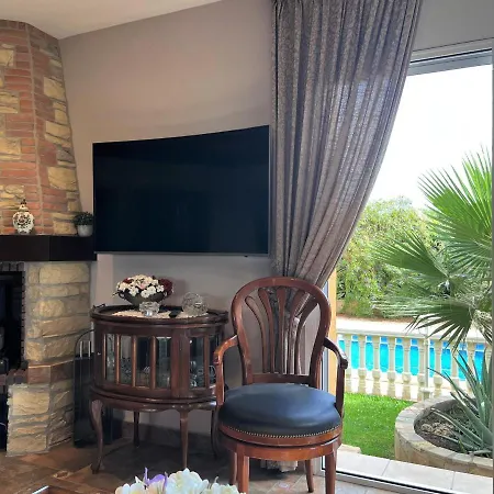 Casa Con Piscina, Jardin, Barbacoa, A.a. Y Wifi En - Es-89-74 *
